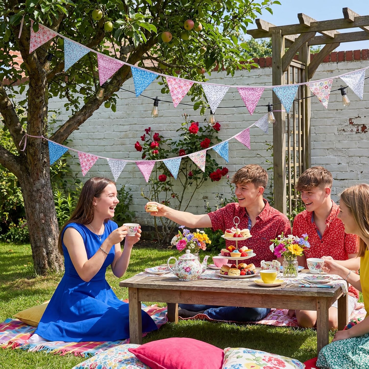 Grassvillage 3.2m Vintage Floral Fabric Bunting – Double-Sided Cotton Pennant Banner, Shabby Chic Garland for Garden Parties, Weddings & Afternoon Tea Decor UK