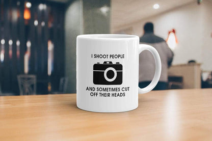 VIROSA Photographer Mug – I Shoot People and Sometimes Cut Off Their Heads – Funny Gift for Photographers, Camera Lovers – Photography Pun – 11oz White Ceramic Coffee Cup
