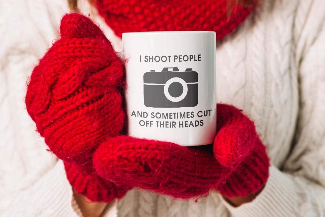 VIROSA Photographer Mug – I Shoot People and Sometimes Cut Off Their Heads – Funny Gift for Photographers, Camera Lovers – Photography Pun – 11oz White Ceramic Coffee Cup